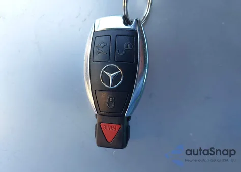 2013 Mercedes-Benz C 250 Sport z USA, uszkodzony, nr VIN WDDGF4HB2DA852950